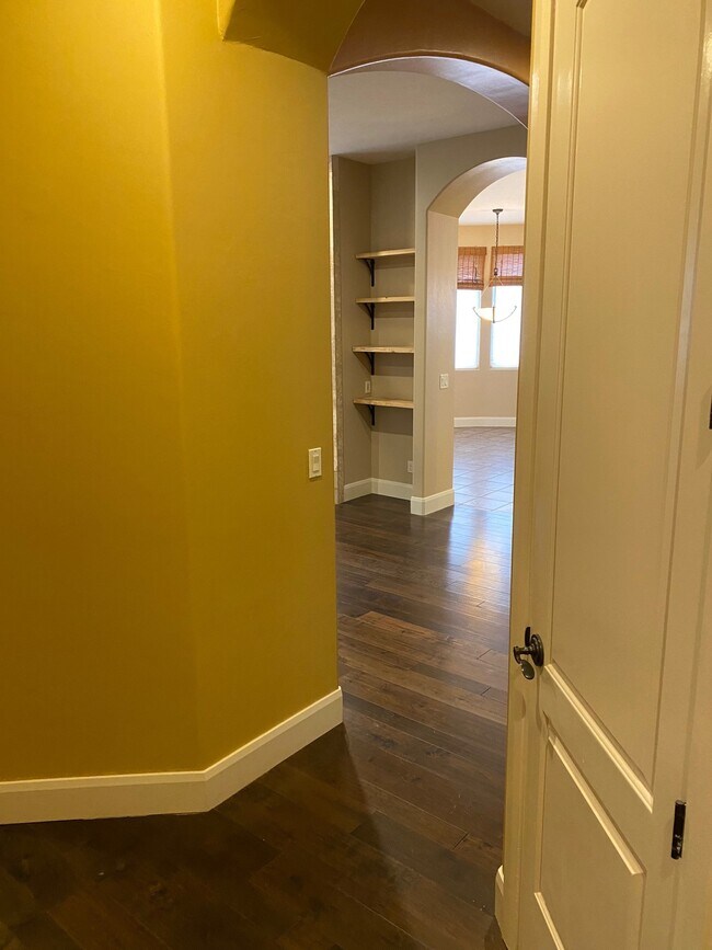 Building Photo - 2242 N Gunsight Dr