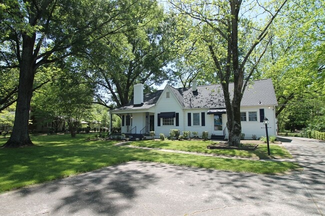 Building Photo - Exclusively Offered By Muse Realty Rentals, LLC