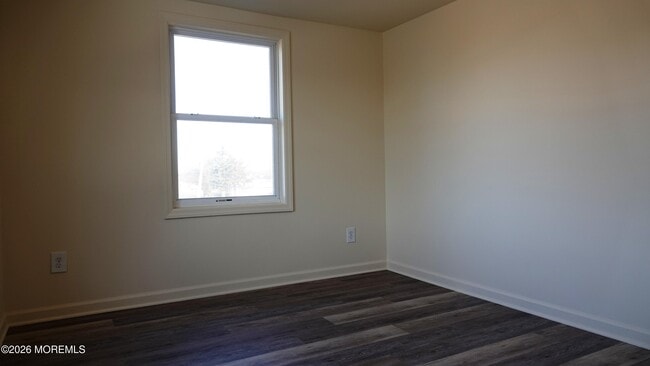 Building Photo - 20 Main St