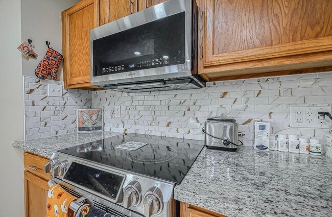 Building Photo - 410 Forest Hills Dr