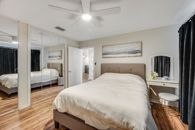 Building Photo - Updated 1 bedroom condo near the river!