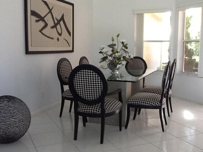 Building Photo - 8760 Shoal Creek Ln