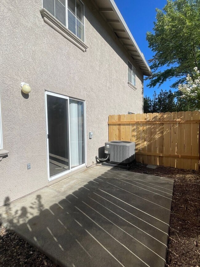 Building Photo - 1390 Serrano Pl