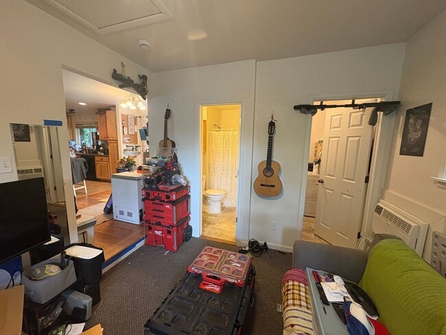 Building Photo - 3 Bed + Office 2 Bath Ranch Home with Larg...
