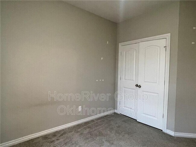 Building Photo - 8716 SW 66th Pl