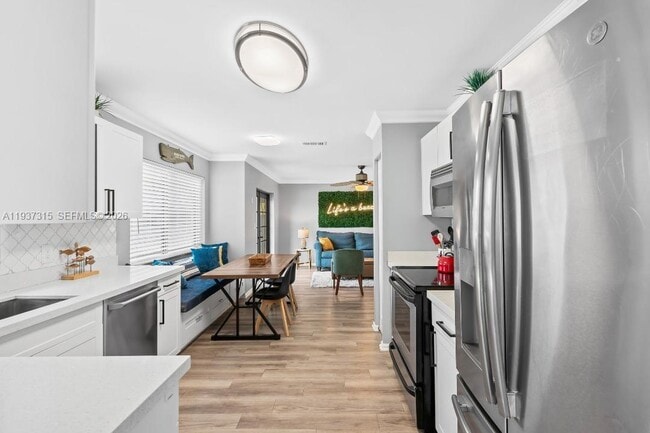 Building Photo - 223 SE 8th St