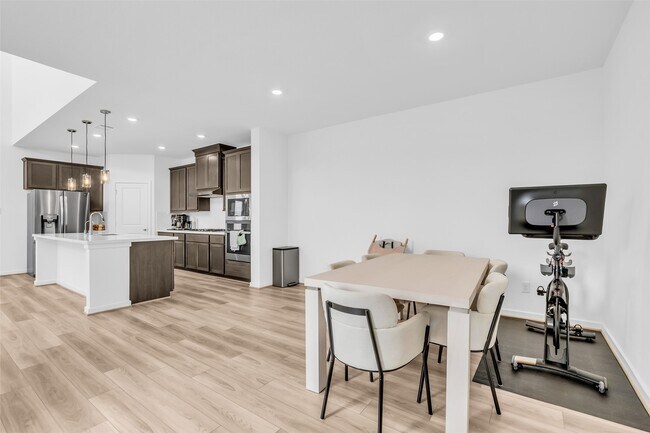 Building Photo - 17822 Carnation Gln Dr