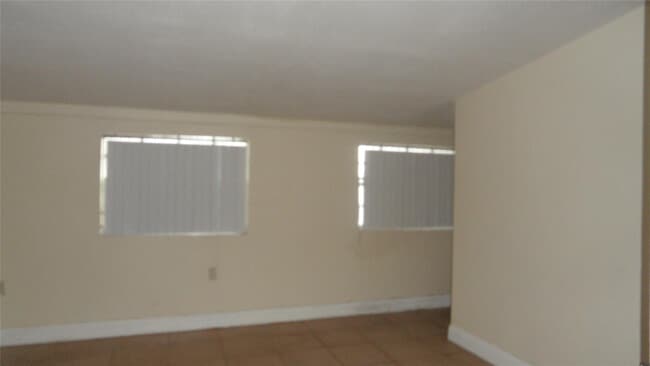 Building Photo - 700 N 70th Ave