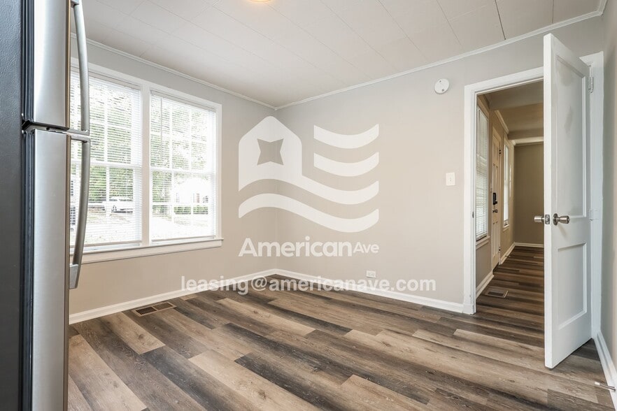 Building Photo - 2018 Terrace Dr