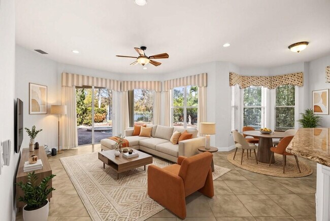 Building Photo - 844 SW Pebble Ln