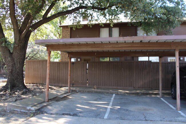 Building Photo - 7522 Holly Hill Dr