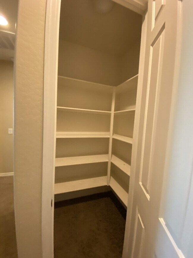 Building Photo - 3726 E Angstead Dr