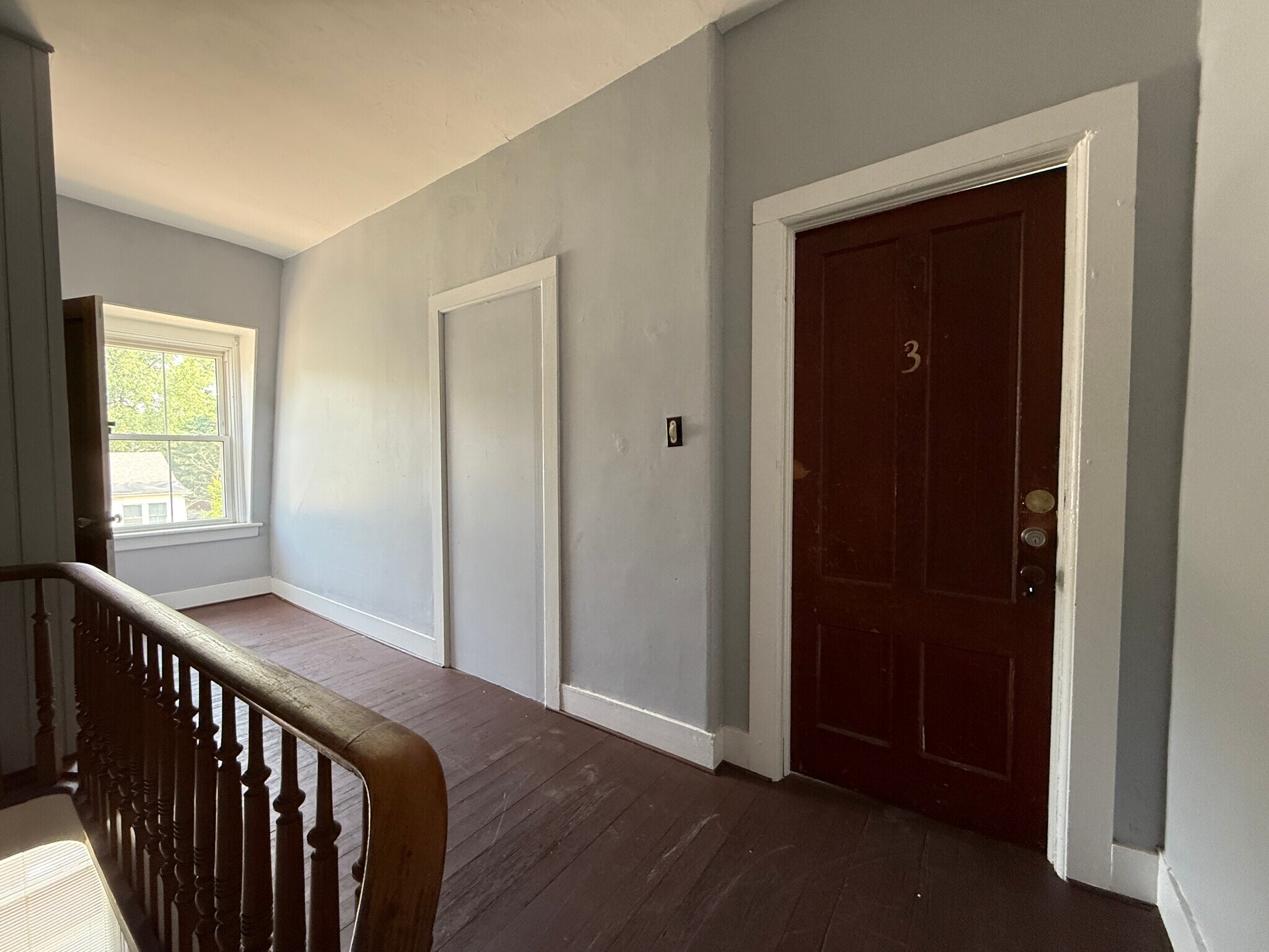 Apt 3 Entryway - 117 Bridge St