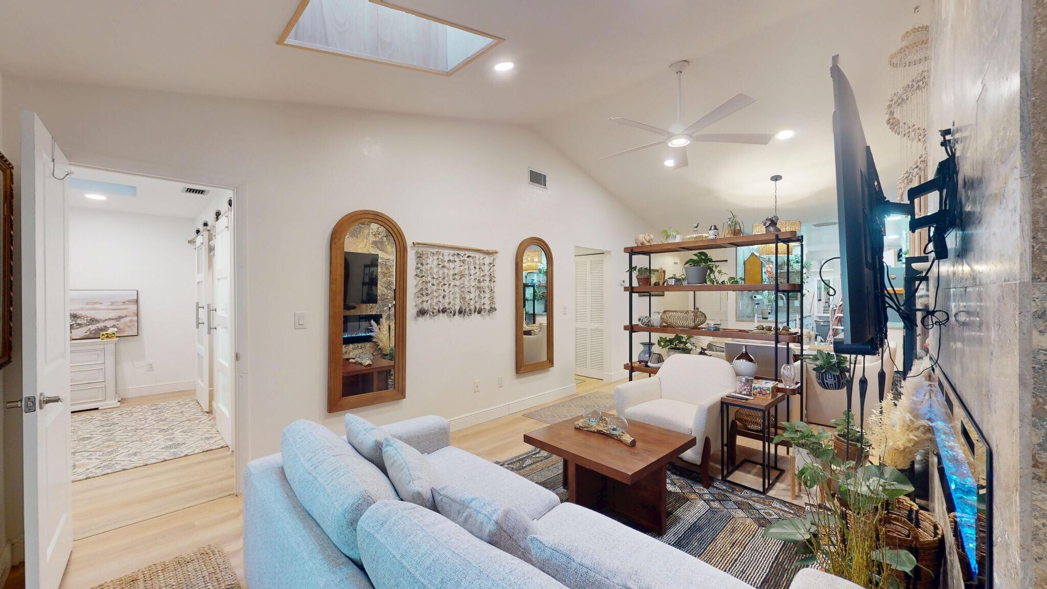 Building Photo - 385 E Hartford St