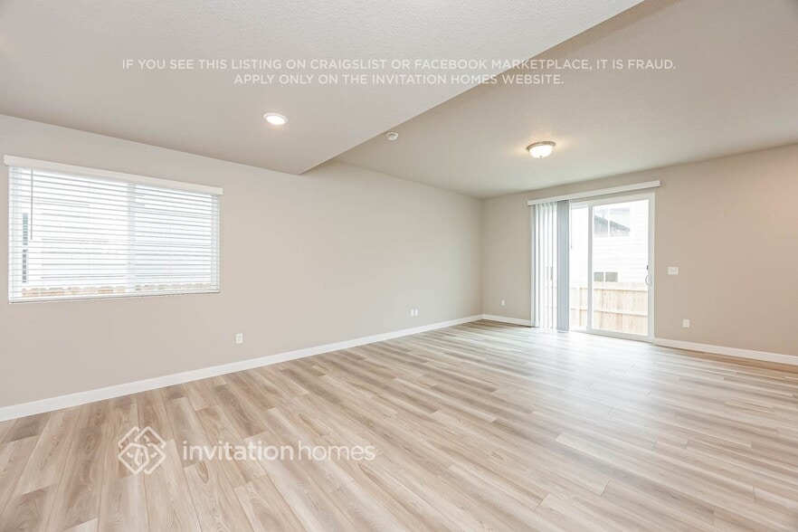 Building Photo - 13583 Arriba Dr