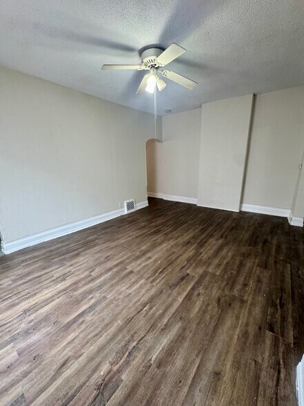 Building Photo - 1045 12th St