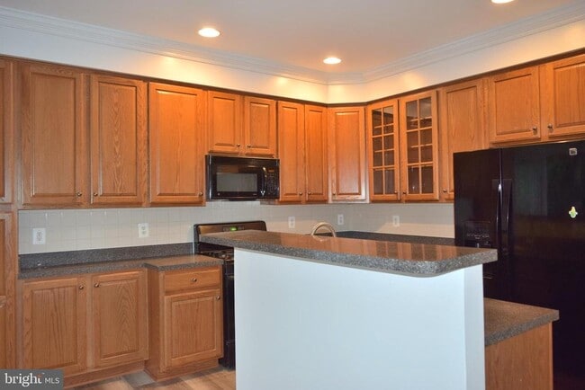 Building Photo - 15435 Binder Ct