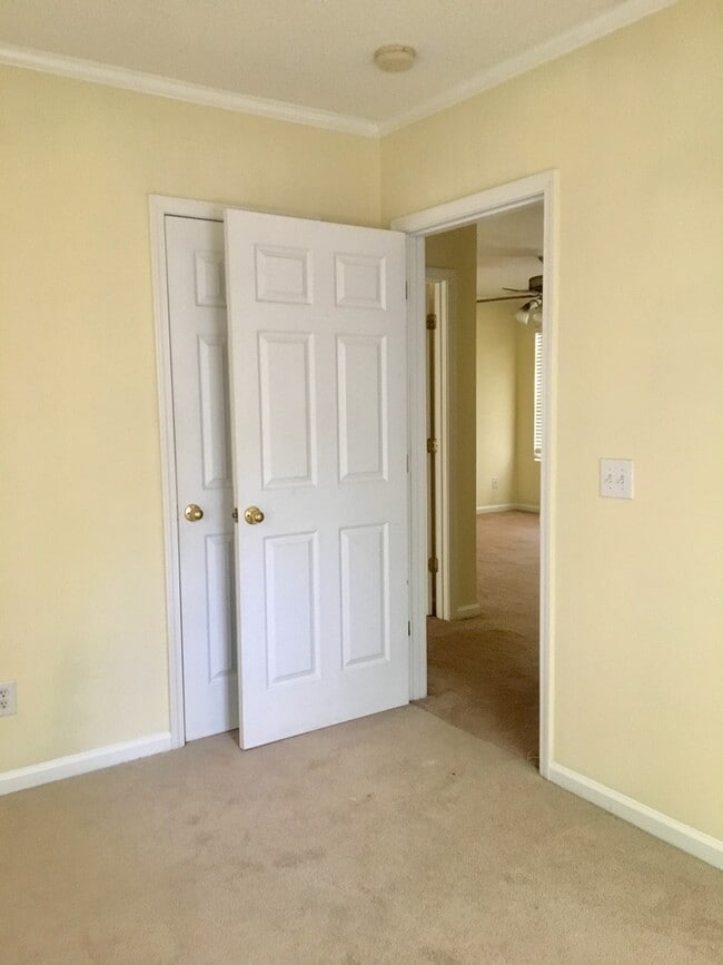 Building Photo - Rosewood