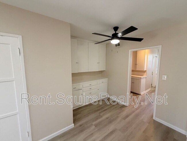 Building Photo - 901 N San Gabriel Ave