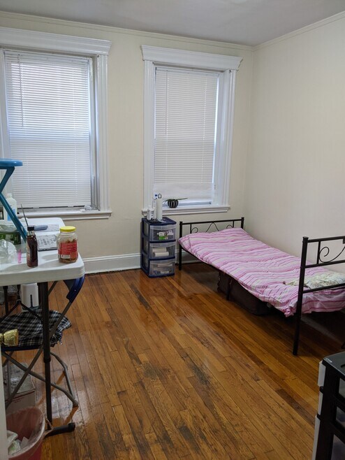 Building Photo - 360 Riverway
