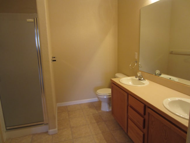 Building Photo - 2br/ 2ba Townhome in Gateway Park IV w/Hardwood Floors