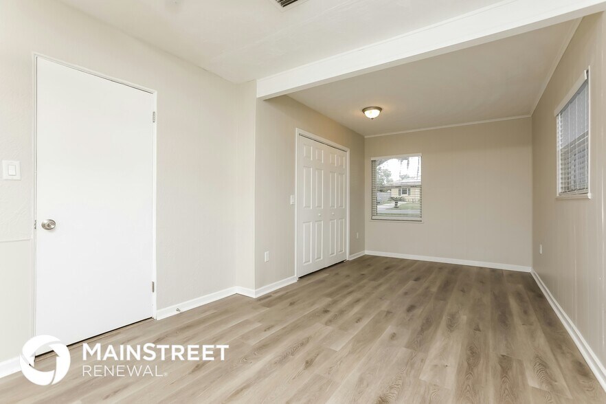 Building Photo - 1602 Lindale Ave