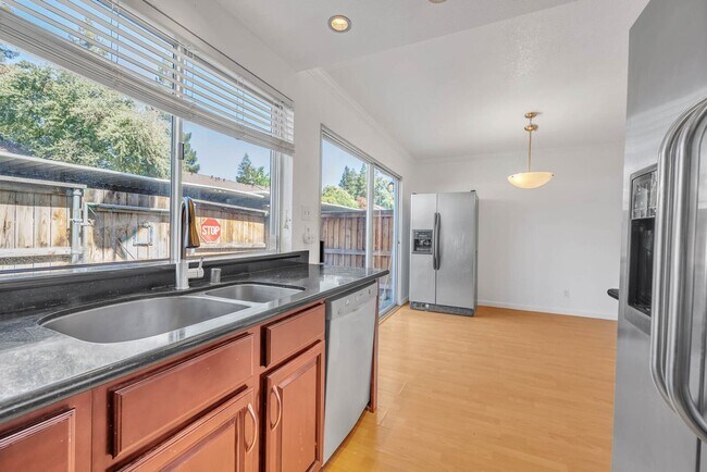 Building Photo - 3926 Oak Villa Cir