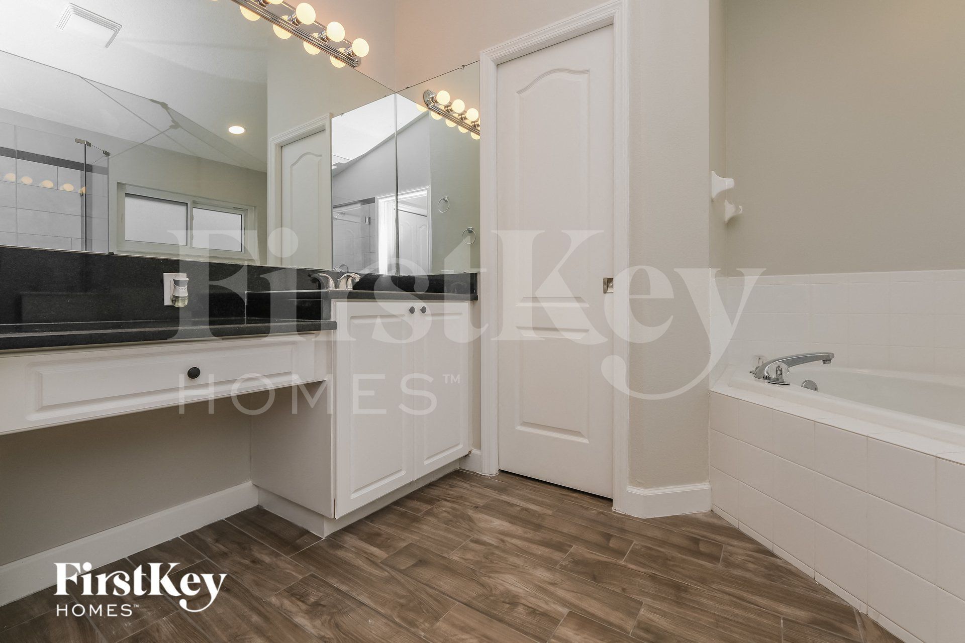 Building Photo - 7536 Regents Garden Way