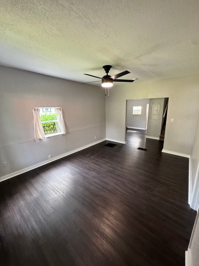 Building Photo - 112 S Chandler Ave