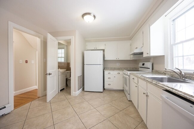 Building Photo - 24 Bossi Ave