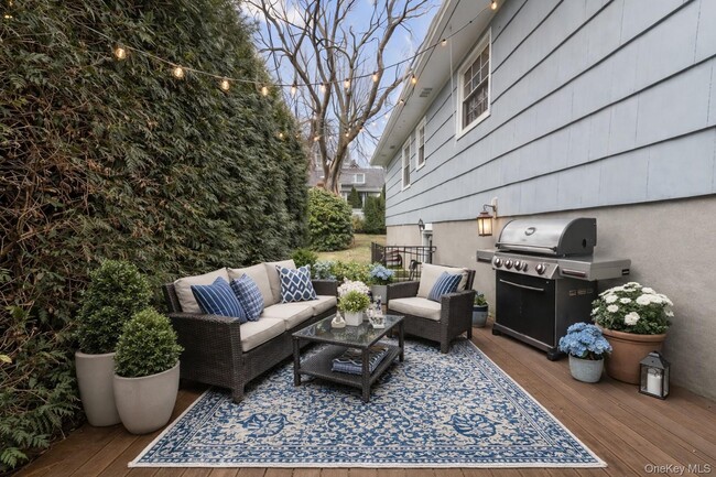 Building Photo - 1736 Central St