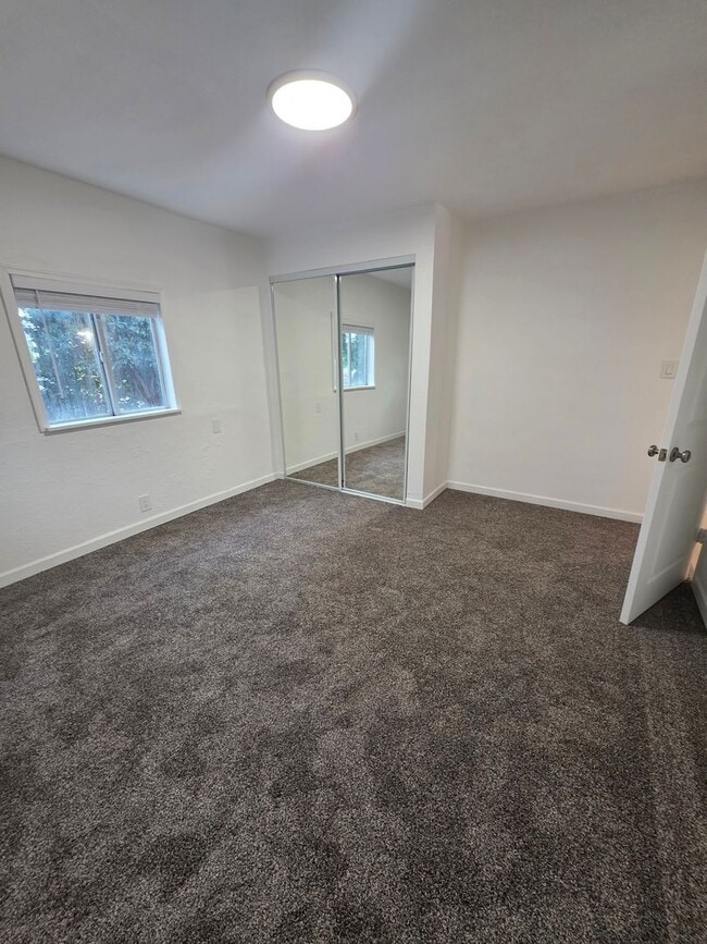 Building Photo - FULLY REMODELED 2 BED 1 BATH HOUSE IN SHASTA LAKE CITY