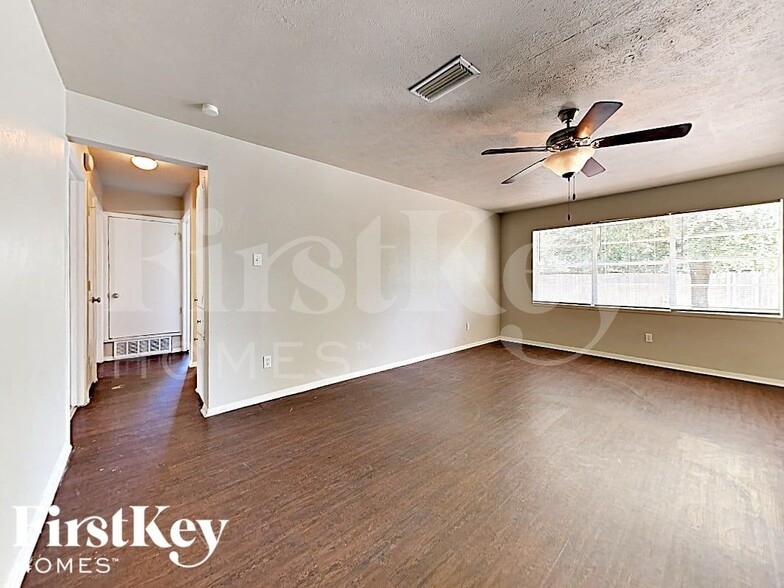 Building Photo - 430 Kelly Ct