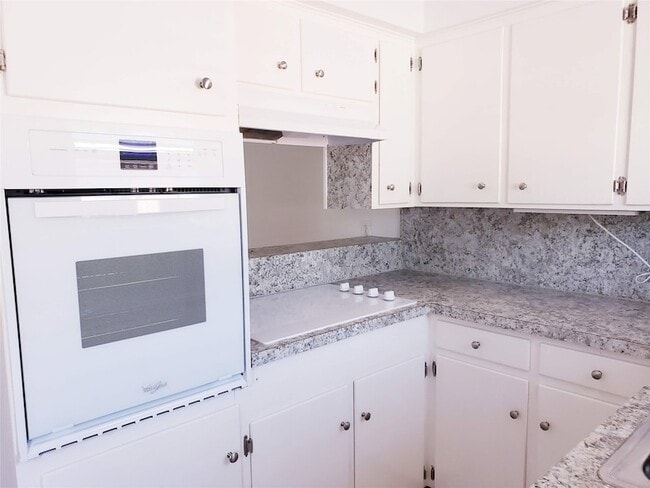 Building Photo - 11038 Wyatt St