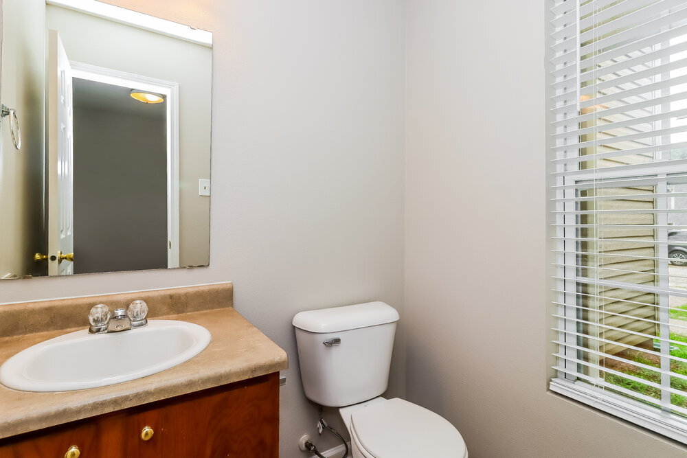 Building Photo - 312 Cloverdale Ct