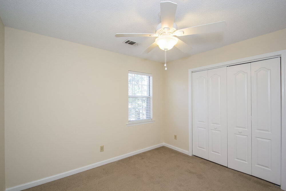 Building Photo - 408 Streamview Ln