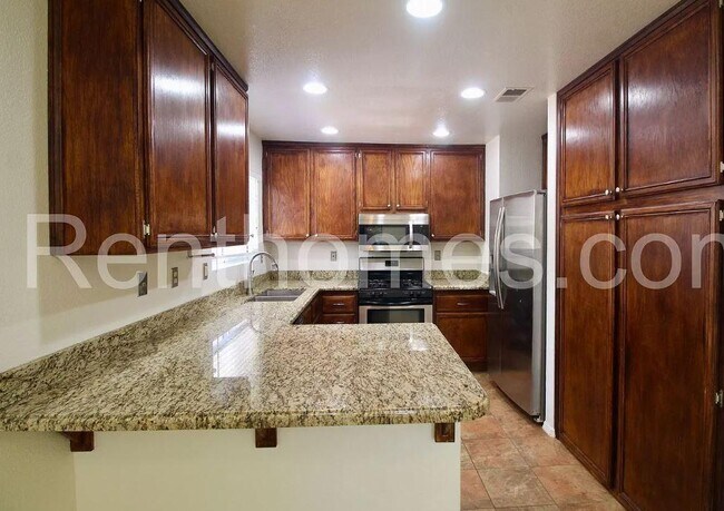 Building Photo - 1260 Corte Famosa