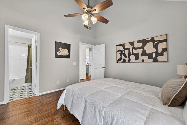 Building Photo - 1002 Cupp Ln