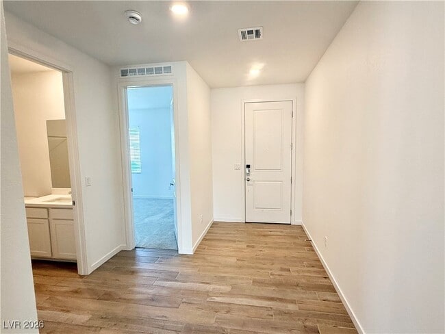 Building Photo - 5407 Splendido Ave