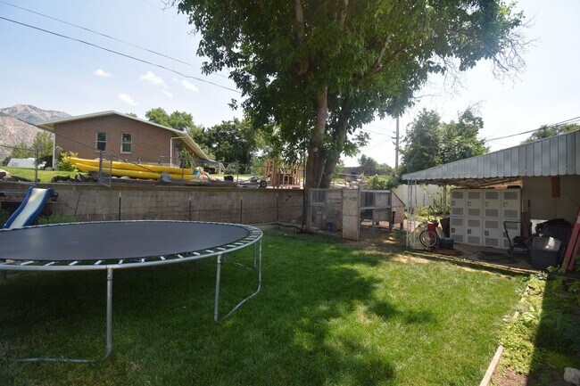 Building Photo - 3382 S Monroe Blvd