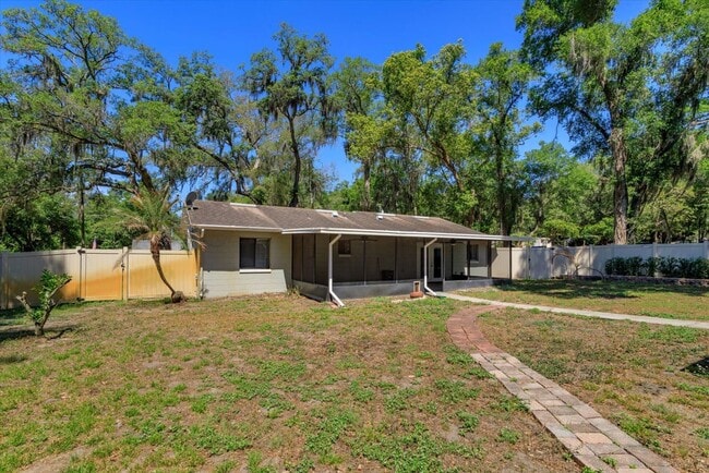 Building Photo - 3/1 Home With A Detached 1/1 Bd In-Law Suite And Detached Airconditioned Metal Storage