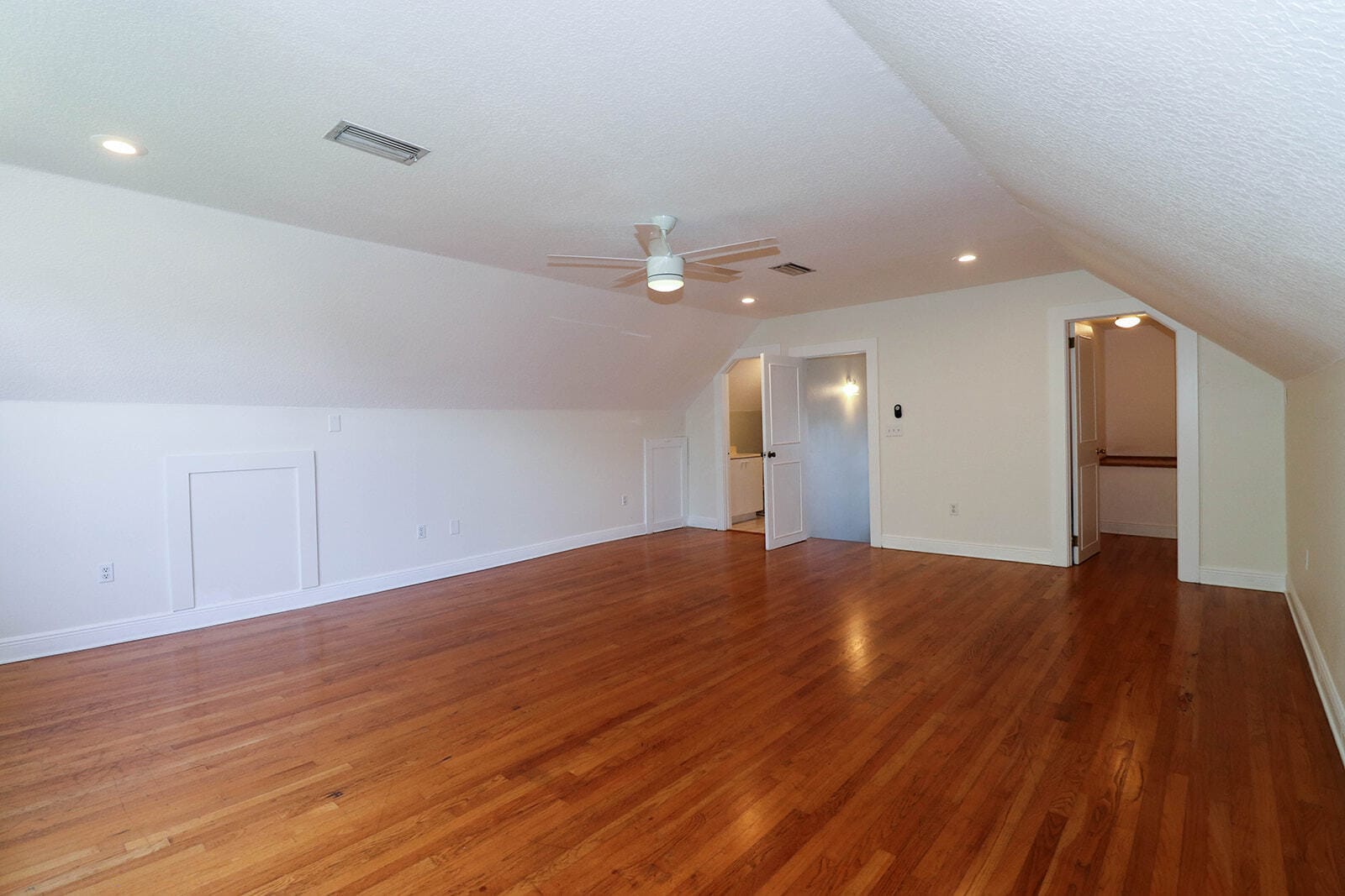 Building Photo - 203 16th St W