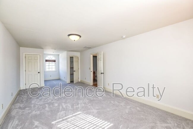 Building Photo - 205 N Sea Lily Ct