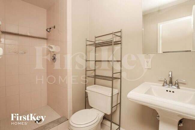 Building Photo - 988 Cardon Dr