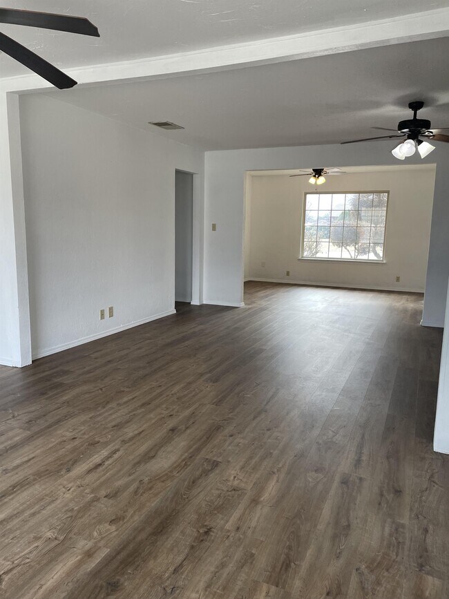 Building Photo - 4202 Concord Pl