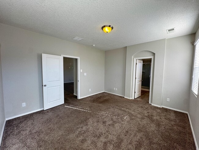 Building Photo - 6732 Oro Valley Rd NW