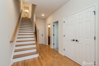 Building Photo - 103 Vaughn Dr