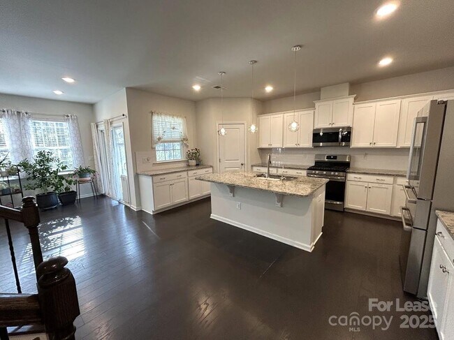 Building Photo - 1004 Whipcord Dr