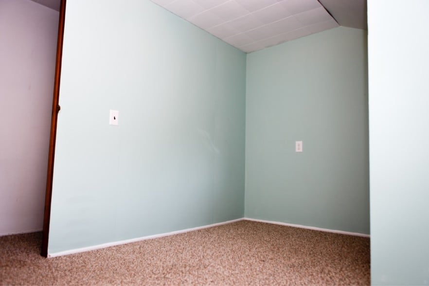 2nd floor second bedroom - 20 School St