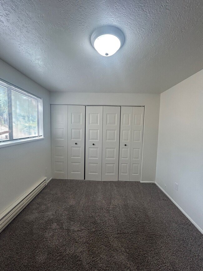 Building Photo - 2147 Marigold St